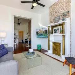 Private 2BR in Uptown by Hosteeva