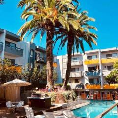 Hollywood Studio with Pool and Balcony