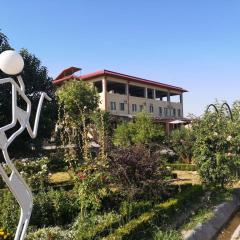 Uzumfermer Hotel & Winery