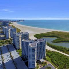 Beachfront Pool View Condo Steps Away From the White Sandy Beaches