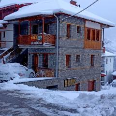 La Petri Studios with Fireplace & View