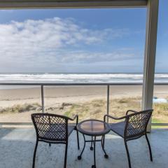 Rockaway beach vibes,Waterfront Oceanfront Rockaway Beach House near Downtown,WIFI, Washer Dryer