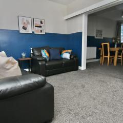 Stylish 4Bed Retreat - Walk to Coventry's Delights