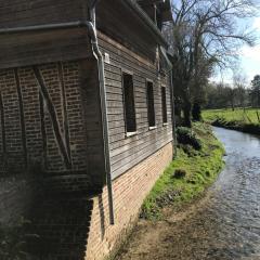 Maison au bord de riviere , proche de la mer- spa semi rigide plein air en option