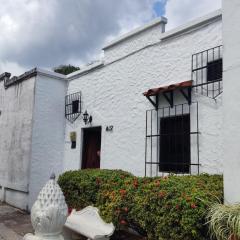 Cabaña 52 en la Aldea Doradal Santorini Colombiano