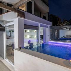 Luxury apartment Martinis with pool