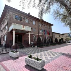 Grand Nur Hotel
