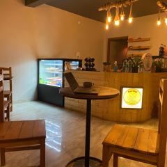 द Gud Chaha Cafe & Homestay