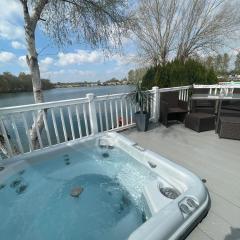 Lakeside Retreat 4 with hot tub, private fishing peg situated at Tattershall Lakes Country Park