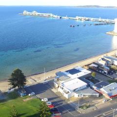 Tasman Beachside Apartment