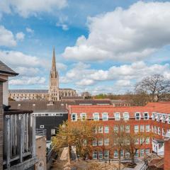 Cosy two-Bedroom Double En-Suite - Cathedral Views