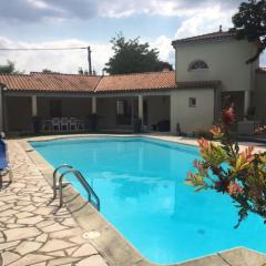 Villa de 4 chambres avec piscine partagee a Meschers sur Gironde