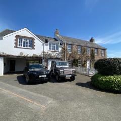 Country cottage with private garden close to beach