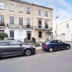 Chic Apt in Central Cheltenham