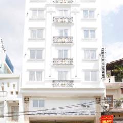 S79 Happy Hotel 2