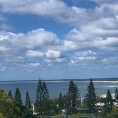 Coastal Apt At Kings Beach, Stunning View