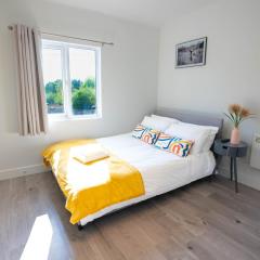 No 02 Studio Flat Available near Aylesbury Town Station