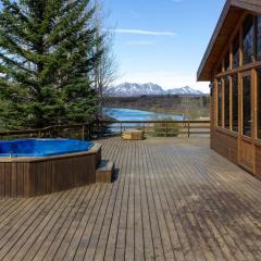 Gorgeous Riverside Lodge in the South of Iceland
