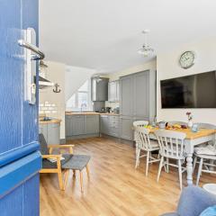 Captains Cottage - Stylish cottage, level location, in the heart of Dartmouth