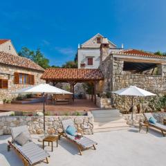 Villa Kate -with private pool and BBQ