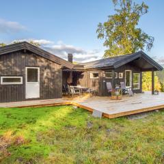 Cozy Home In Sykkylven With Kitchen