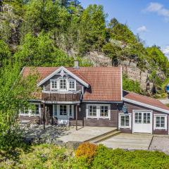 Gorgeous Home In Lindesnes With Kitchen