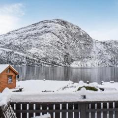 3 Bedroom Beautiful Home In Eikefjord