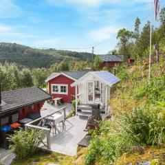 Nice Home In Bjerkvik With 3 Bedrooms, Sauna And Wifi
