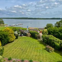 Traumhafter Seeblick mit großer Terrasse