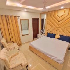 Luxurious & Comfy 1BHK Apartment, Wifi & SmartTV.