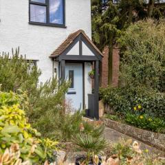 Stunning character 2bed Cottage in St Albans Wifi