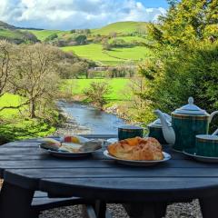 Aberhiriaeth Hall - Country House By River Dyfi