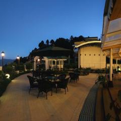 Crescent Resort, Darjeeling