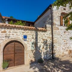 STARA KUĆA - old stone house