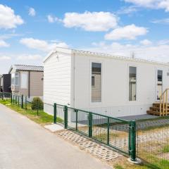 Modern mobile home in Middelkerke with garden