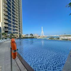 Luxurious Apartments Dubai Marina Views - Pool & Gym by Sojo Stay