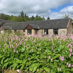 Charming Parlour Cottage at Tinto Retreats near Biggar