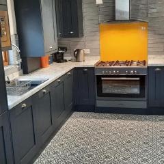 Newly Refurbished 2nd Floor Apartment Lil Nauti