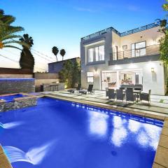 Beverly Hills LUX Villa w. Pool, Rooftop & Parking