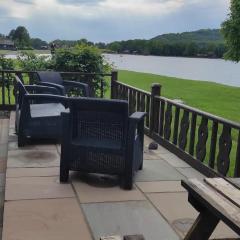 Tegid Lodge- Pine Lake Resort