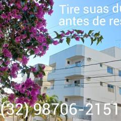 Lindo apartamento com Wi-Fi a 370m da Praia do Morro, próximo ao Marlim Azul e à Av Paris