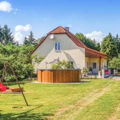 Amazing Home In Loipersdorf-kitzladen With 1 Bedrooms And Outdoor Swimming Pool