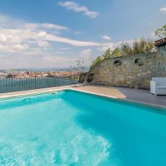2 Bedroom Amazing Apartment In Koper
