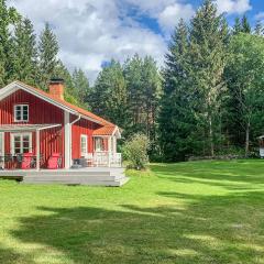 Awesome Home In Vstervik With 4 Bedrooms