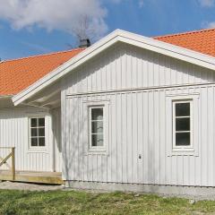 Beautiful Home In Fjällbacka With Sauna