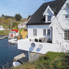 4 Bedroom Pet Friendly Apartment In Steinsland