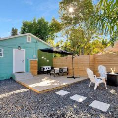 ModernTropic 2bd/1ba Near Beach w/ fence yard/deck