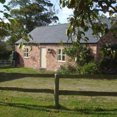 Little Pentre Barn with swimming pool