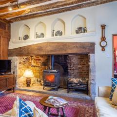 Extraordinary 15th Century timber framed cottage in famous Medieval village - The Tryst