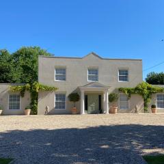 Large Country House - Hot Tub - Pool Table - BBQ - 5 Bedrooms - Log Burner